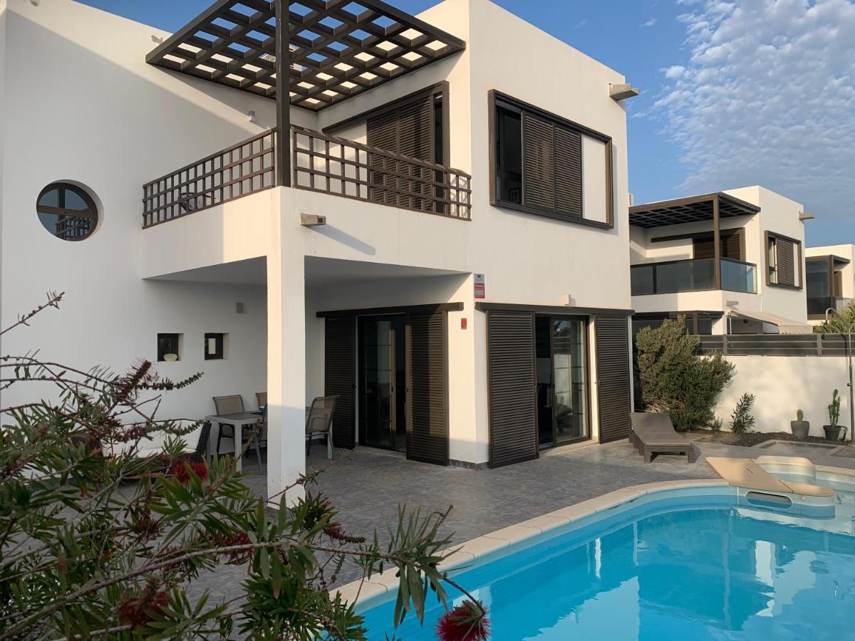 Modern Villa With Sea Views Коста Тегисе Екстериор снимка