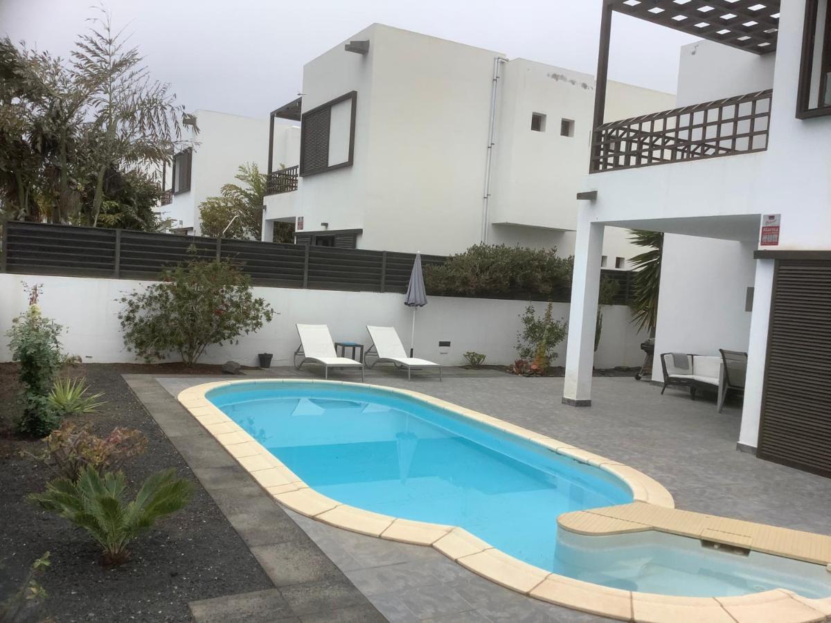 Modern Villa With Sea Views Коста Тегисе Екстериор снимка