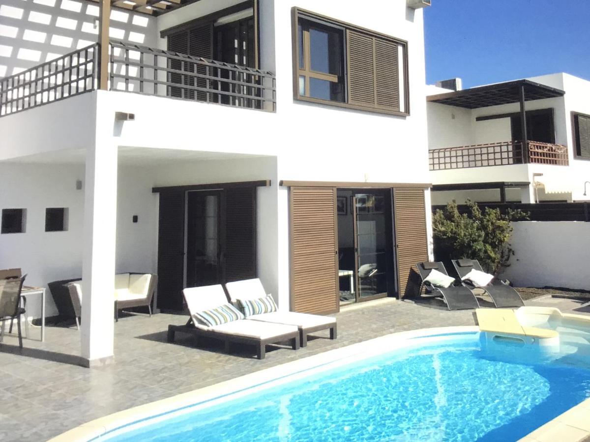 Modern Villa With Sea Views Коста Тегисе Екстериор снимка