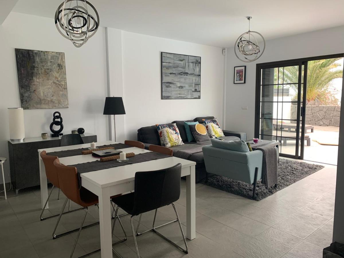 Modern Villa With Sea Views Коста Тегисе Екстериор снимка