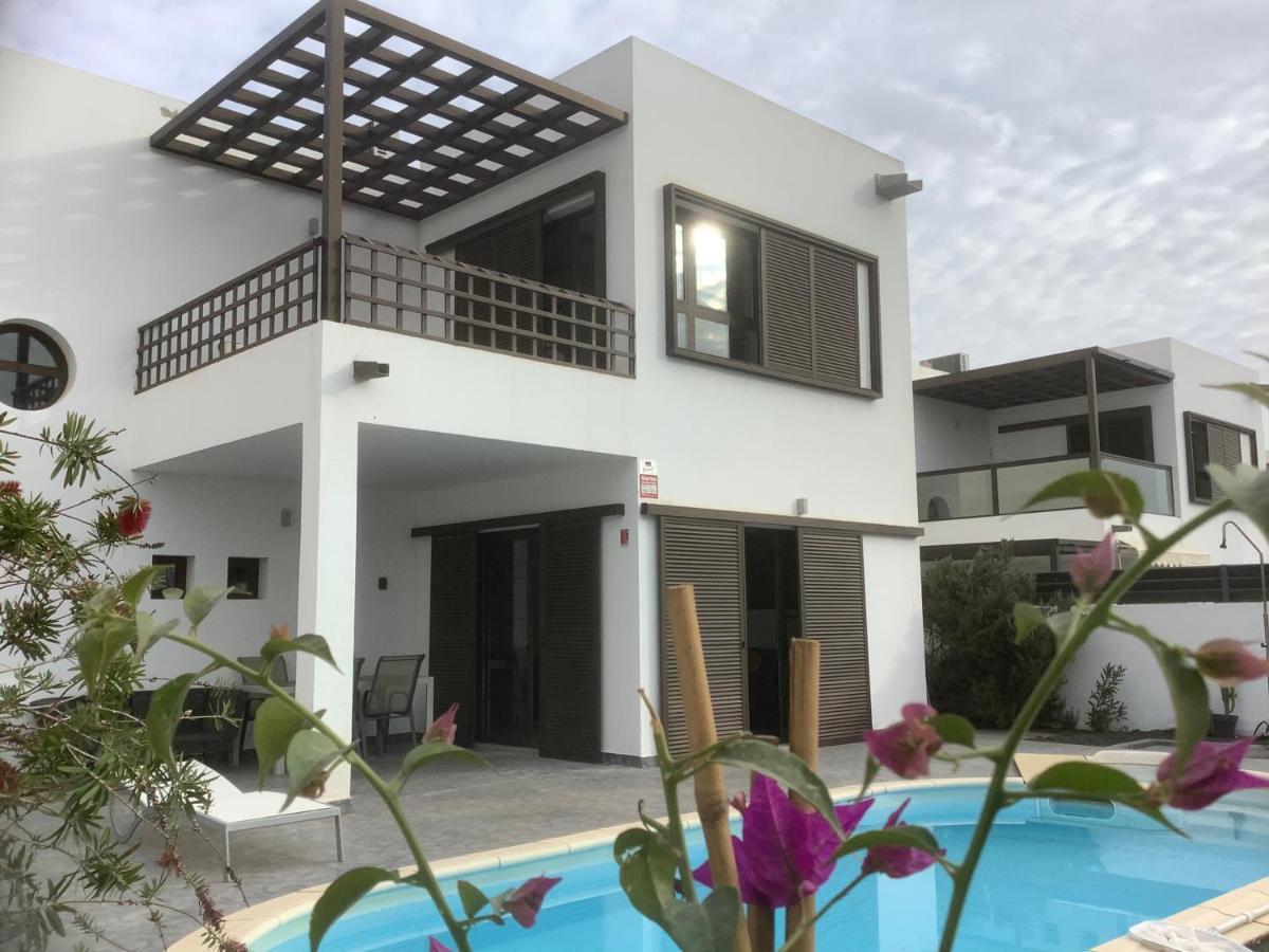 Modern Villa With Sea Views Коста Тегисе Екстериор снимка
