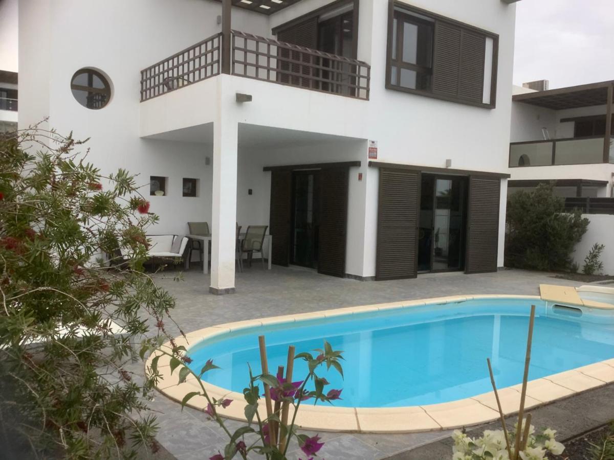 Modern Villa With Sea Views Коста Тегисе Екстериор снимка