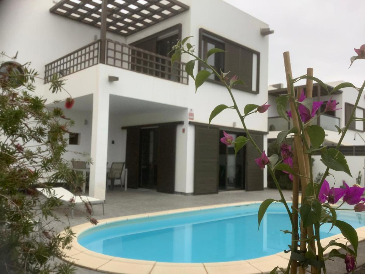 Modern Villa With Sea Views Коста Тегисе Екстериор снимка